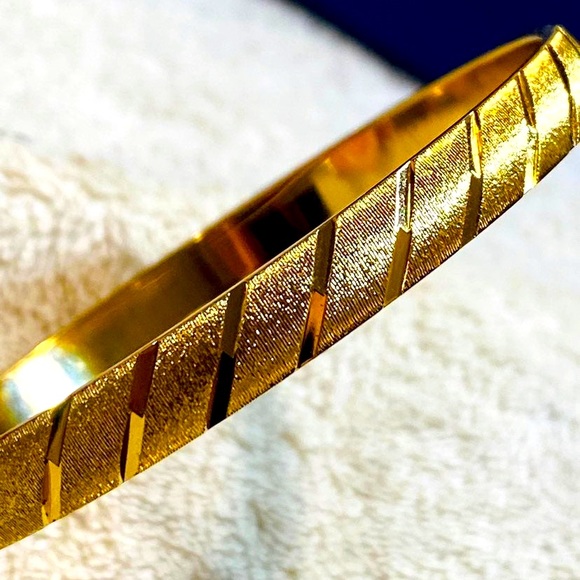 Monet Bracelet - Picture 2 of 12